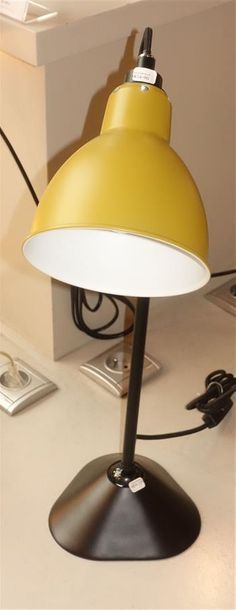 LAMPE A POSER GRAS 205 Designer : Bernard-Albin...