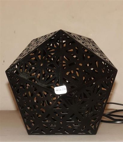 LAMPE DE TABLE RONTONTON Designer : Edward...