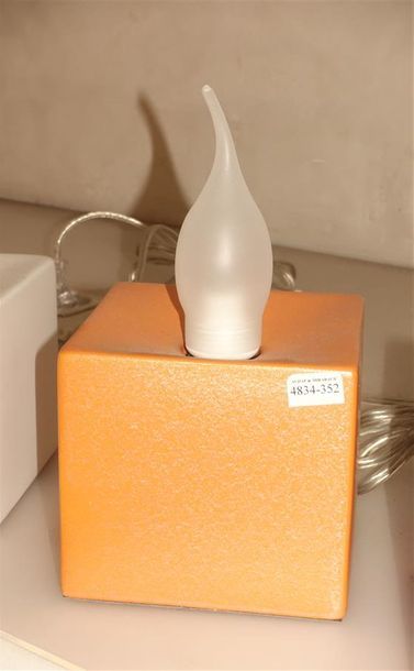 LAMPE DE TABLE NUT Fabricant : Ceramiche...
