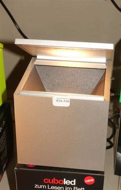 LAMPE DE TABLE CUBOLED FLASH COLOR Designer...