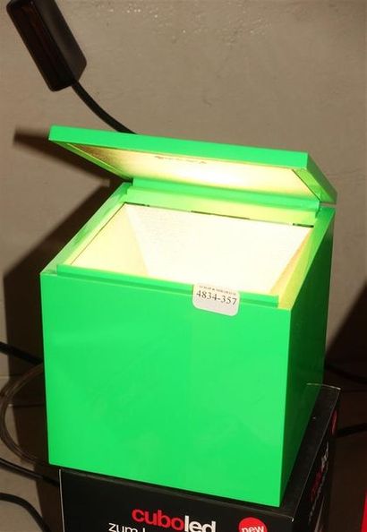 LAMPE DE TABLE CUBOLED FLASH COLOR Designer...