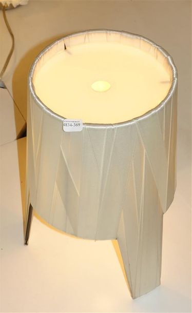 LAMPE A POSER DRESS Designer : Jehs et Laub...