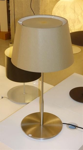 LAMPE A POSER PIA (dessus abat-jour brûlé)...