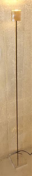 LAMPADAIRE MATCH Designer : Jos Muller Fabricant...