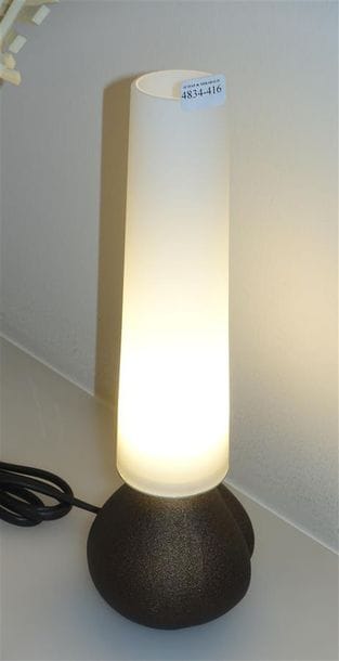 LAMPE A POSER MON AMOUR Designer : UpO Fabricant...