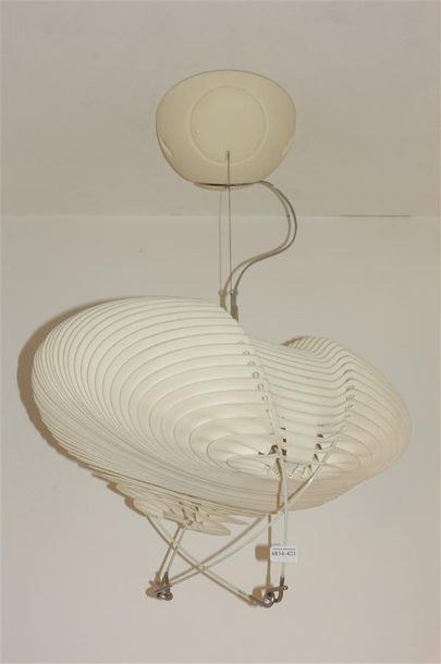 SUSPENSION OMI Designer : Assa Ashuach Fabricant...