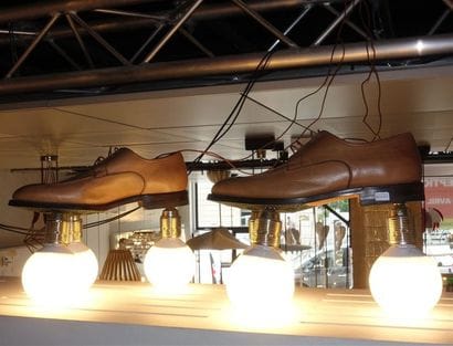 LAMPE DE TABLE SHOES Designer : Pii 6 x 60W...