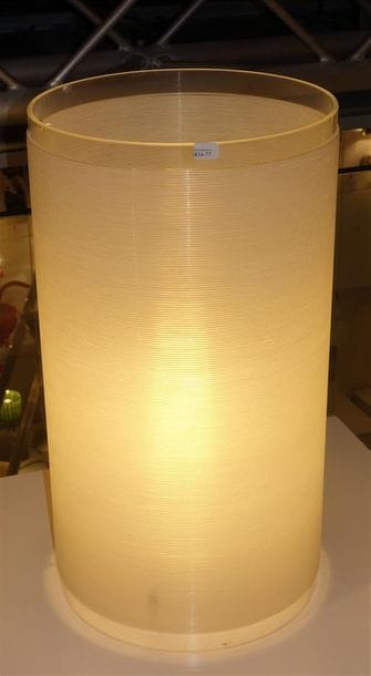 LAMPE A POSER 100 METRI Designer : Alberto...
