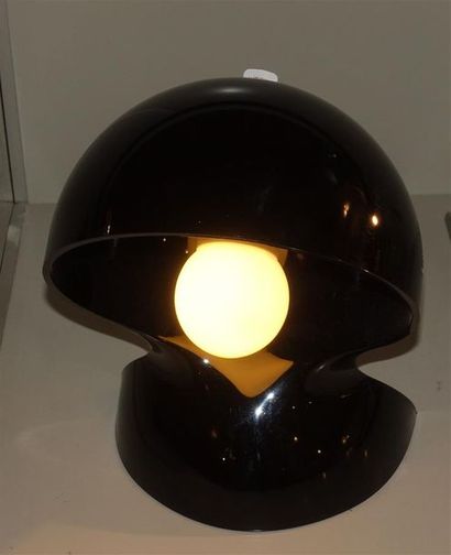 LAMPE A POSER DALU Designer : Vico Magistretti...