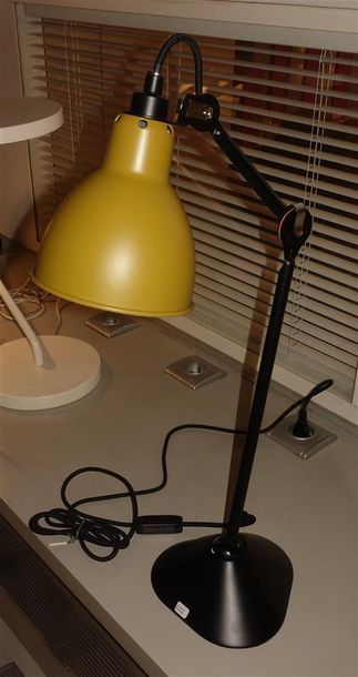 LAMPE DE BUREAU GRAS 205 Designer : Bernard...