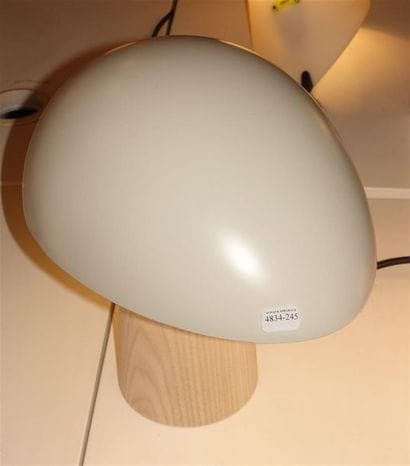 LAMPE A POSER NIGHT OWL Designer : Nicolai...
