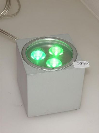SPOT A POSER OBUC Fabricant : Linea Light...