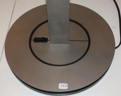 LAMPE A POSER OMEGA Designer : Jos Muller...