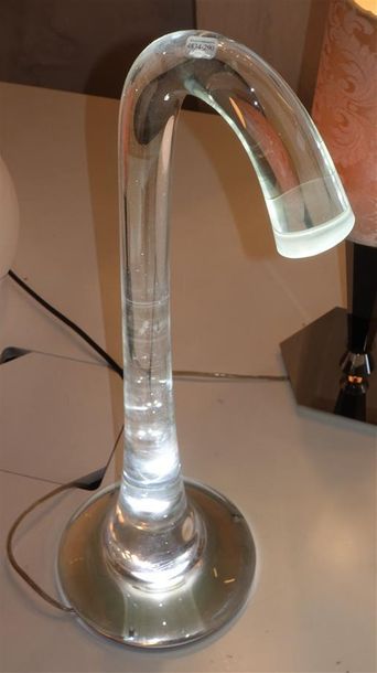 LAMPE A POSER LEDA Designer : Jeremi Nagarabecki...