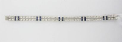 Bracelet articulé en platine 850 millièmes,...