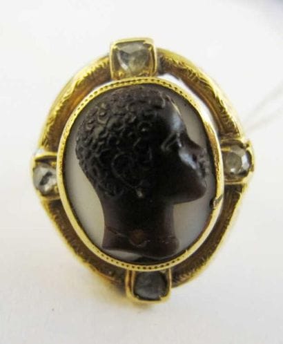 Bague en or jaune 750 millièmes sertie d'un...