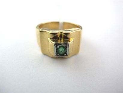 Bague en or jaune 750 millièmes et platine...