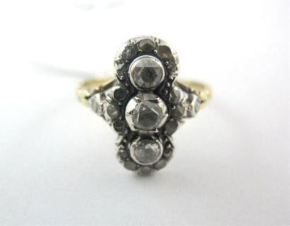 Bague en or jaune 585 millièmes et argent...