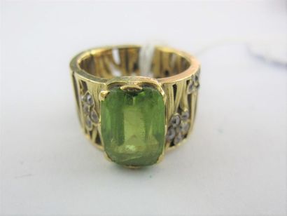 LALIQUE
Bague bandeau en or jaune 750 millièmes...