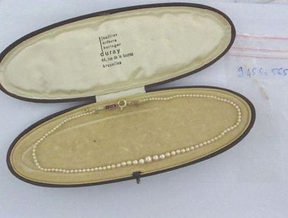 Collier de cent-onze perles de culture ou...