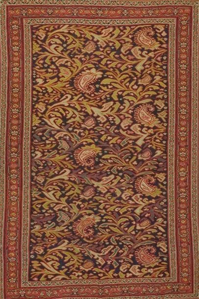 SENNEH kilim (chaîne et trame en coton).
Le...