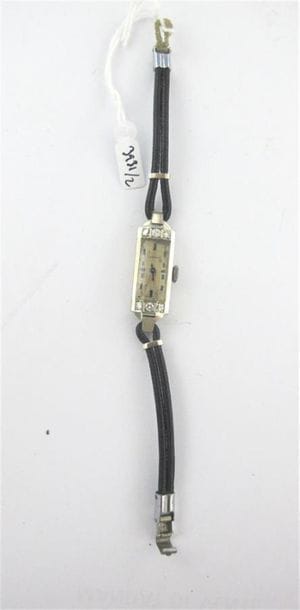 LONGINES
Montre-bracelet de dame, la montre...