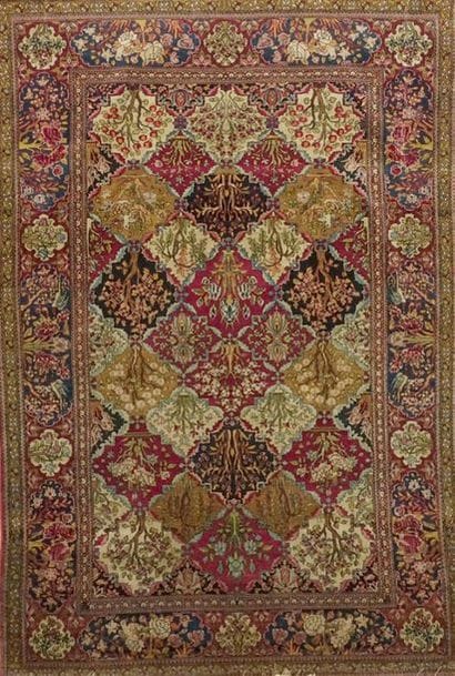 Tapis NAJAFABAD (chaîne et trame en coton,...