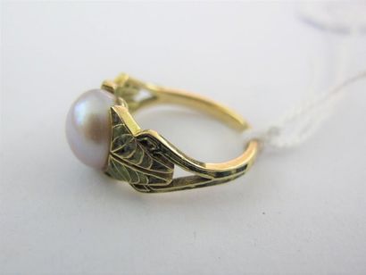 Bague en or jaune 750 millièmes, ornée d'une...