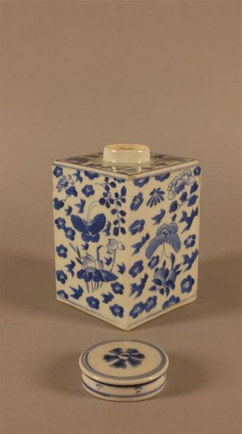 Boîte à thé couverte en porcelaine de Chine....
