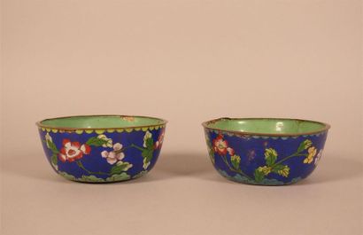 Lot de vases et coupes émaillées, certains...