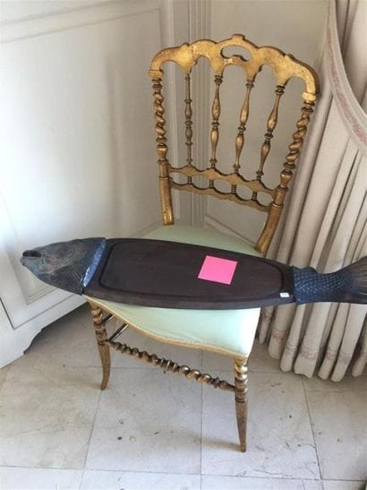 Chaise en bois doré.