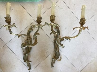 Paire d'appliques en bronze doré à deux bras...