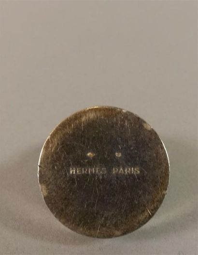 HERMÈS. Boîte à pilules en argent. Épaisseur...