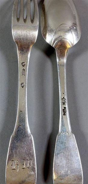 Neuf cuillères et dix fourchettes en argent,...
