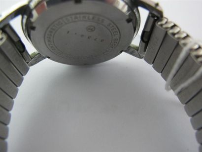 AVIA. Montre-bracelet d'homme en acier, boîtier...