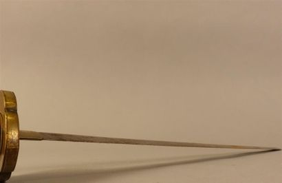 Sabre dans son fourreau en os sculpté de...