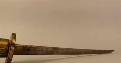 Sabre dans son fourreau en os sculpté de...