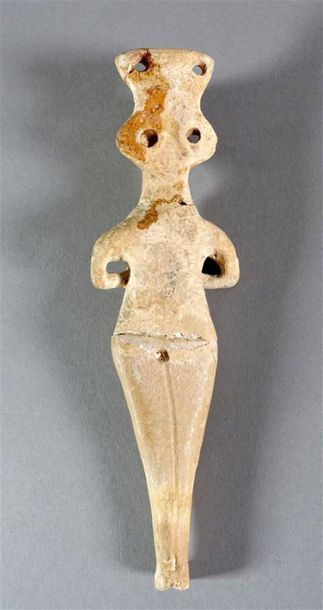 Idole féminine. Terre cuite. Vallée de l'Euphrate....