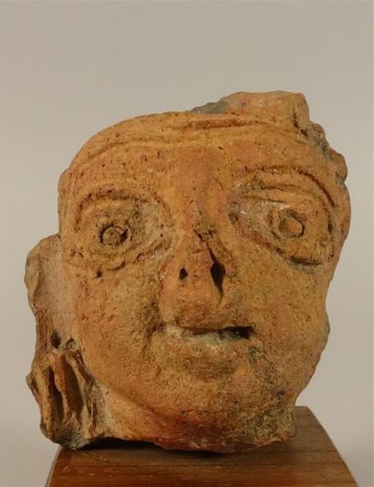Deux têtes de statuette. Terre cuite. Égypte,...