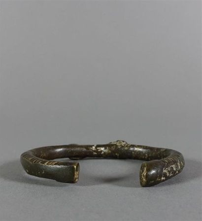 CÔTE D'IVOIRE. Petit bracelet. Bronze à très...