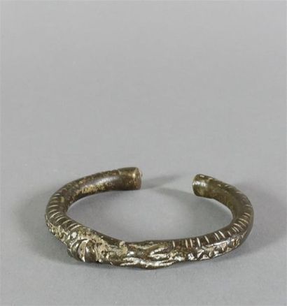 CÔTE D'IVOIRE. Petit bracelet. Bronze à très...