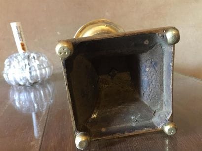 Paire de petits vases Médicis en bronze....