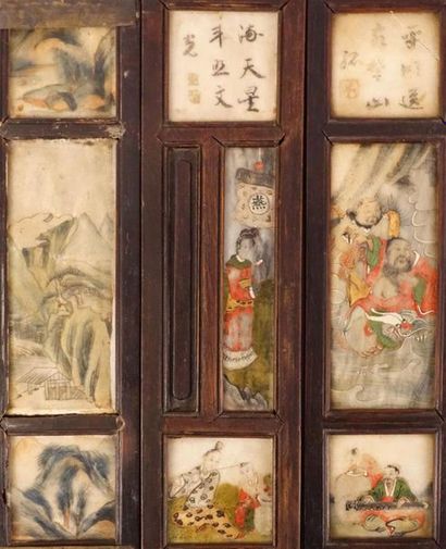 CHINE. Trois panneaux en bois avec trois...