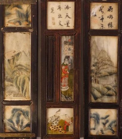 CHINE. Trois panneaux en bois avec trois...