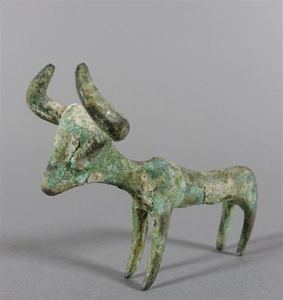 Taureau. Bronze à patine verte. Élam, fin...