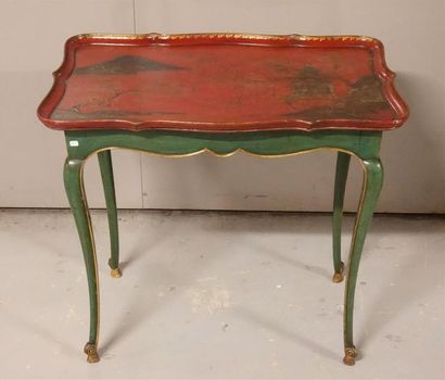Table en cabaret rectangulaire, de forme...