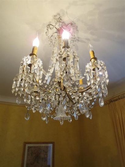 Dans le goût de la Maison BAGUÈS
Lustre en...