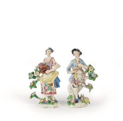 ANGLETERRE, Chelsea
Deux figures en porcelaine...