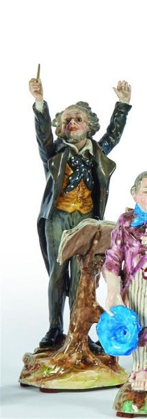 ITALIE
Deux figures en porcelaine à décor...
