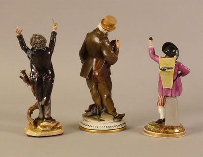 ITALIE
Deux figures en porcelaine à décor...